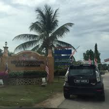 Senior minister datuk seri ismail sabri yaakob announced on 1 july that a large part of selangor will be placed under the. Photos At Kolej Vokasional Kuala Selangor College Administrative Building