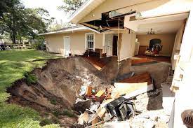 Sinkhole Swallows Part Of Florida Home Florida Home Apopka Florida Florida