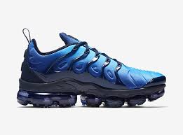 Tak Beda Sie Prezentowaly Nike Air Vapormax Plus W Wersji Obsidian Nike Running Shoes Black Nike Air Kicks Shoes