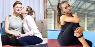 Că mama sa a murit. Yoyrasj Kv2ptm