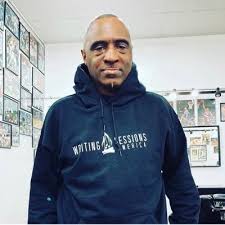 Telisa Smith (@DarkBrownlisa)