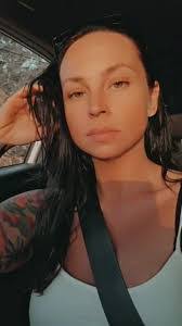 Kellie Paffenroth's Instagram, Twitter & Facebook