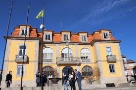 Apresentadora rita mendes vítima de violência doméstica. Icada No Edificio Da Camara Municipal A Bandeira De Autarquia Familiarmente Responsavel Pela Senhora Secretaria De Estado Da Acao Social Rita Mendes E Pelos Presidentes Da Camara Municipal E Assembleia Municipal