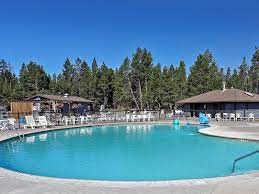 Caravan park/campground in sunriver with restaurant and outdoor pool. Bend Sunriver Rv Campground