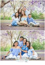 Pin By Ana Maria Leon Leandro On Happy Family Photography Poses Family Outdoor Family Photography Family Photoshoot Poses