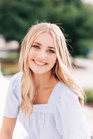 Tracy Tomes's Instagram, Twitter & Facebook