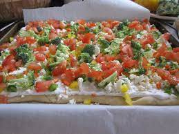 Veggie Pizza With Crescent Rolls Hidden Valley Ranch Veggie Pizza Crescent Roll Pizza Crescent Rolls