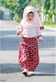 Beragam pilihan model baju muslim untuk anak anak perempuan 2019 dan baju muslim untuk laki laki kini hadir dengan tampilan yang lebih. 17 Koleksi Baju Muslim Anak Perempuan 2020 Terbaru