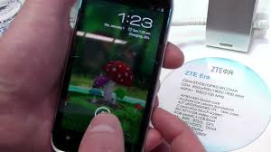 ZTE Era, prise en main au MWC 2012 (FR ...