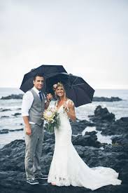 Hawaiian Beach Wedding In Pink And Grey Beach Wedding Groom Attire Groom Wedding Attire Beach Wedding Attire