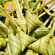 Ketupat pulut (boiled sticky rice cake + coconut milk. What Ketupat Palas Ada Jantan Warisan Bonda Frozen Facebook
