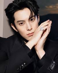 Dylan Tian's Instagram, Twitter & Facebook