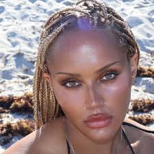 IRIS REESE (@iris.reesee) • Instagram photos and videos