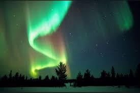 Most of her styles are definitely worth incorporating. Revez Sous Les Plus Belles Aurores Boreales Au Monde Yellowknife Northern Lights Northen Lights Beautiful Sky
