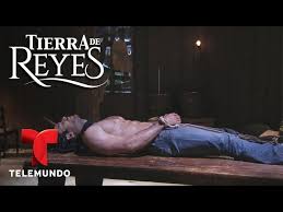 Tierra de reyes capitulo 1 parte 1 #kimberlydosramos #analorenasanchez #sonyasmith #isabellacastillo #tierradereyes #telemundomi cuenta de fans en twitter:ht. Tierra De Reyes Capitulo 123 Telemundo Novelas Youtube