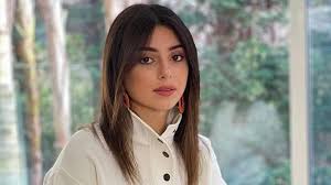 المتفق عليه أنه صباح العيد بعد الصلاة، فلا تجزئ قبله أبداً، فيذبحها بعد صلاته مع الإمام، وحينئذ تجزية. Ù‡Ù„ Ø£Ø¬Ø±Øª Ù…Ø§Ø±ÙŠØªØ§ Ø§Ù„Ø­Ù„Ø§Ù†ÙŠ Ø¹Ù…Ù„ÙŠØ§Øª ØªØ¬Ù…ÙŠÙ„ Ù„ÙˆØ¬Ù‡Ù‡Ø§ Ù…Ù† Ø£Ø¬Ù„ Ø¹Ø´Ø±ÙŠÙ† Ø¹Ø´Ø±ÙŠÙ† Ù†Ø§Ø´Ø·ÙˆÙ†