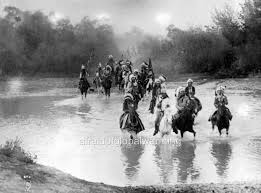 Photo 1909 Native American Indian Returning War Party Crossing River Ebay Native American Indians Native American Life Native American Culture