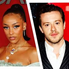 Noah Schnapp Apologized to Doja Cat for Leaking Joe Quinn DM