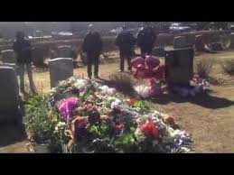 Her sad tweet to mom whitney houston before being hospitalized. Whitney Houston S Grave Site Youtube