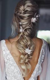 The volume of the hair will add to the fullness and make up for the lack of length. 71 Perfect Half Up Half Down Wedding Hairstyles Wedding Forward