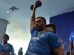 Pelatih persib bandung robert rene alberts menegaskan, penggawa pangeran biru ingin melakoni empat 'pertandingan sisa' turnamen pramusim piala menpora 2021 menurut robert alberts, pemain sangat menginginkan bertanding sebanyak mungkin di piala menpora. Pemain Baru Persib Farshad Noor Sudah Gabung Latihan Untuk Piala Menpora 2021 Bola Tempo Co