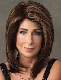 Lisa Hacking's Instagram, Twitter & Facebook