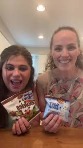 ChocChip Cookie Comparison! #cookies #snackreview #foodreview  #reviewsnooneaskedfor #lisandkatie #bestfriends #reviews #foryoupage  @Entenmanns_Official @Pillsbury #chocolatechipcookies #packagedsnacks