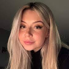 Alison Buckman's Instagram, Twitter & Facebook