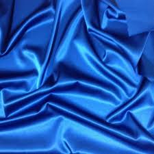 Kain satin jenis ini ditenun dengan teknik yang khusus sehingga memunculkan lapisan satin yang dapat mengeluarkan cahaya mengkilap dan juga memiliki keawetan bahan yang dapat dipercaya. Tips Dan 10 Ide Paduan Atasan Satin Supaya Anda Bisa Tampil Semakin Cantik