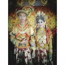 Lombok memang destinasi wisata favorit yang banyak dikunjungi oleh para wisatawan, baik lokal maupun luar negeri. Sanggar Nusantara Dot Com Jakarta Sewa Baju Adat Lombok Bima Ntb Di Jakarta Hub 085211711318 Atau 081297046330 Paket Rias Pengant Pengantin Pria Anak