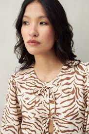 Camisas y blusas Daniel Cassin Color Tierra — Daniel Cassin Paraguay