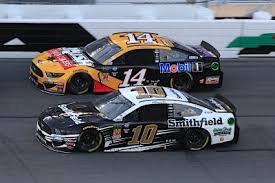 Everyone is ranting and raving this week about how much nascar sucks. Almirola Finishes 32nd In Daytona 500 Nascar Aric Almirola Daytona 500 Nascar Cup Series