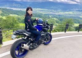 akb48 元メンバー 平嶋夏海さんのバイクライフ girls biker305 女性ライダーの魅力 モトブログ ガールズバイカー ヘルメット 車 バイク モーターサイクル オートバイ バイカー 女性ライダー 美女ライダー 女性バイカー hel 自転車ガール