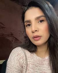 Aisha Malik's Instagram, Twitter & Facebook