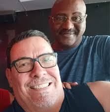 What are the pros and cons of HexClad cookware?