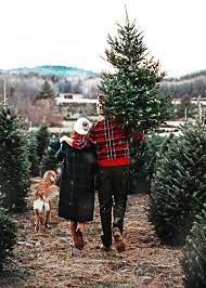 Christmas photo shoot ideas for different models and environment. 31 Very Merry Christmas Photo Ideas For Couples Today We Date