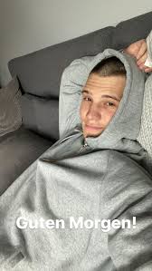 Ein mit gold prämiertes debütalbum, eine stetig wachsende fangemeinde, zuletzt die ankündigung seiner teilnahme an der erfolgreichen tv show „sing meinen. Wincent Weiss Wincent Weiss Wincent Weiss