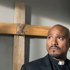 The Walking Dead: Father Gabriel Just Became A Huge Problem
