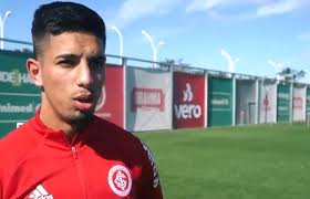 Hoje é dia de inter louco pro gigante eu vou eu já tomei todo trago em todos os lados contigo estou nós somos do internacional nunca paramos de cantar a. Leo Borges Deve Estrear Pelo Inter Hoje A Noite O Bairrista