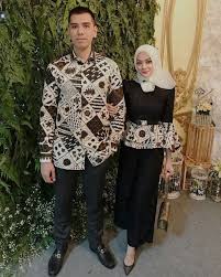 Gamis merupakan salah satu busana muslim untuk wanita hijabers. Model Gamis Couple An Radea