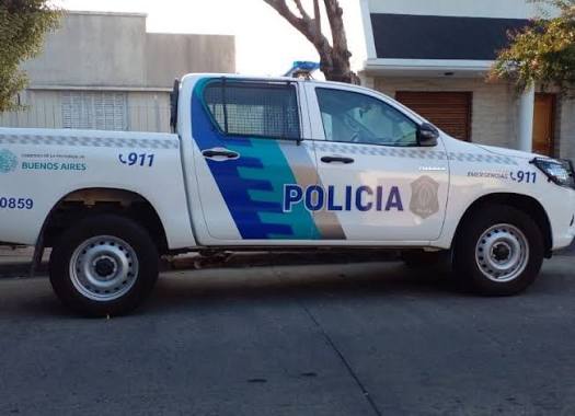 No trabajan los muchachos? en La Plata, un patrullero 