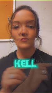 Lady Says Wagt The Helly