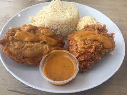 Brapa kali suap sih enak…cuman sayang banget ayamnya dicelup keju.kulit ayam kfcnya jadi lembek2 gitu deh enakan kejunya richeese factory, ga bau apek kayak kfc ini. Foodreview001 Tripleliciously Scrumptious Kfc Keju 3 Rasa Abam Acerap