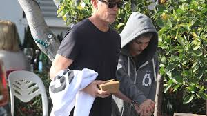 Explore quality entertainment images, pictures from top photographers around the world. Ms Kranke Selma Blair Wird Von Ihrem Freund In L A Gestutzt Promiflash De