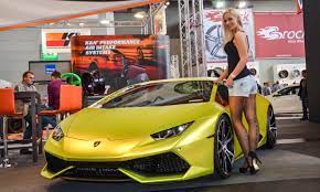 Tuning World Bodensee 2015: Nackte Haut und Goldene Autos @ AUTOmativ.de -  Das Auto Magazin
