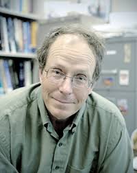 EDWARD WALKER: «Old divisions made during the Cold War era have stayed in  place because