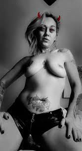 JustJenReacts (justjenof) Nude OnlyFans Leaks (6 Photos) | TheFappening