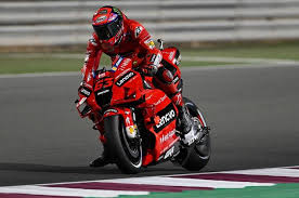 Aleix espargaro memimpin sesi q1 lorenzo savadori lolos menuju q2 bersama luca marini yang terpaut 0,802 detik di urutan kedua. Hasil Kualifikasi Motogp Qatar 2021 Francesco Bagnaia Raih Pole Position Sekaligus Bantu Valentino Rossi Melesat Ke Atas Gridoto Com