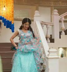 Kartik realizes its naira in disguise and throws a rose at her. Naira Blue Dress In Yrkkh Off 64 Medpharmres Com