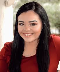 Beth Pryor's Instagram, Twitter & Facebook